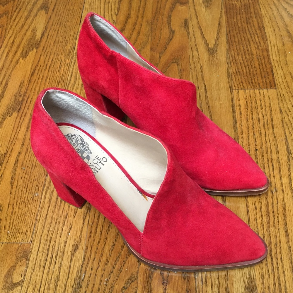 VINCE CAMUTO Loretan Bootie Heel In Cherry Red Suede - Picture 4 of 10